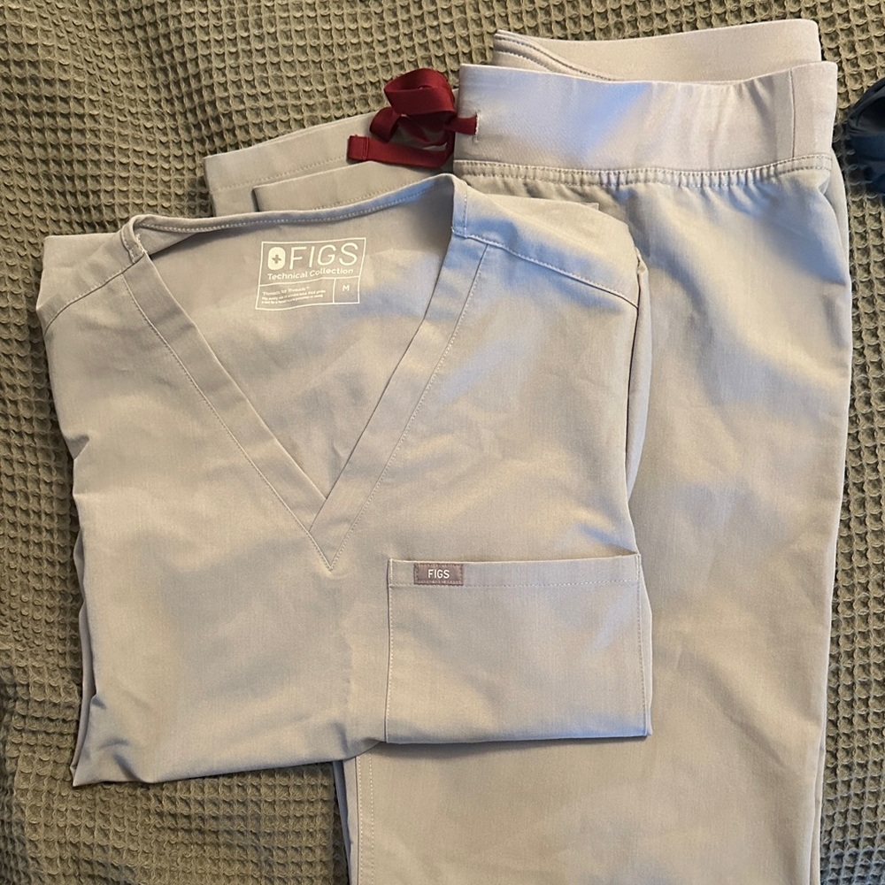Figs Women’s M Light Gray Scrub Pants